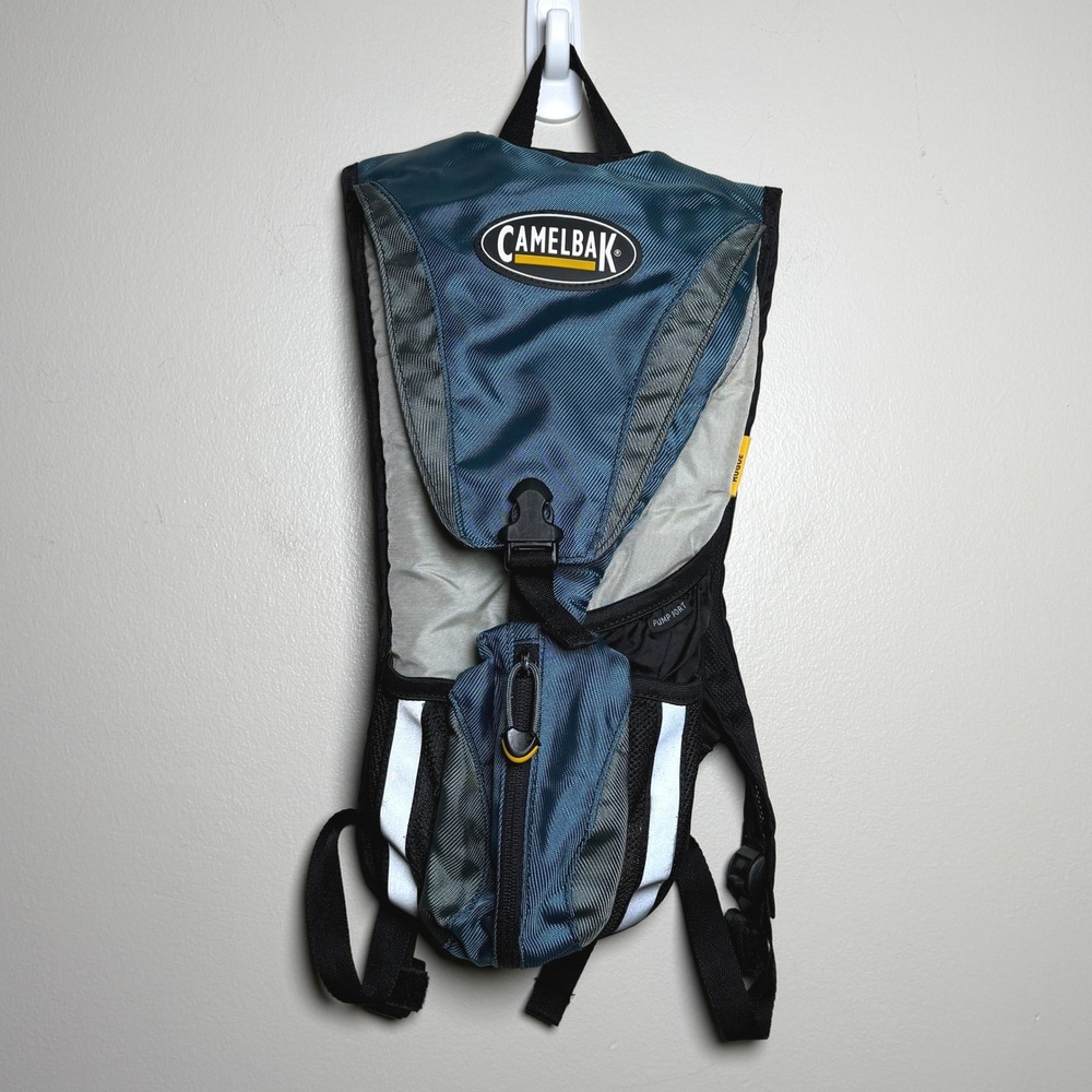 CamelBak‎ Rogue Hydration Pack Backpack Teal Silver Reflective Cycling Hiking